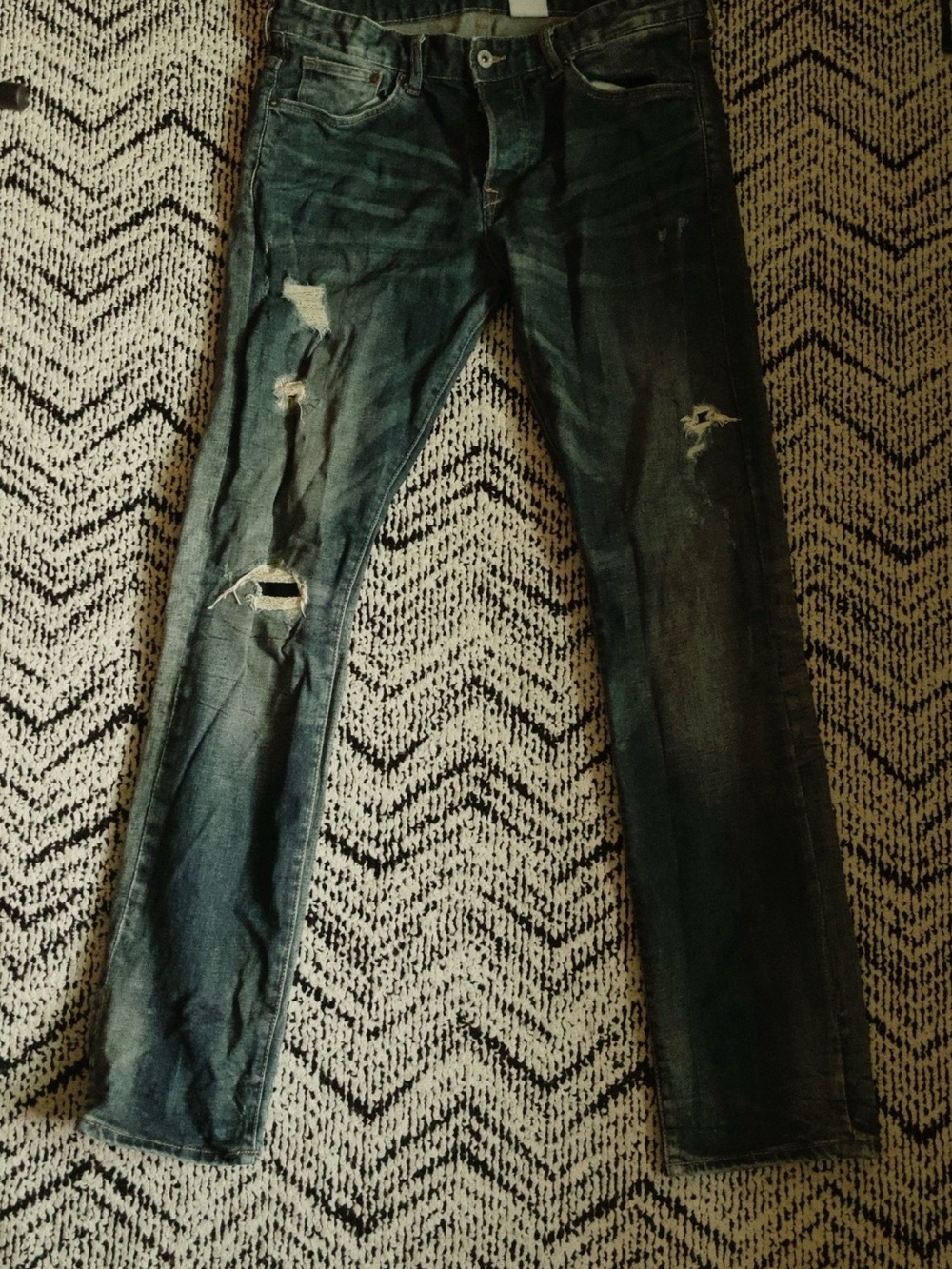 Men’s H&M Distressed Dark Wash Jeans